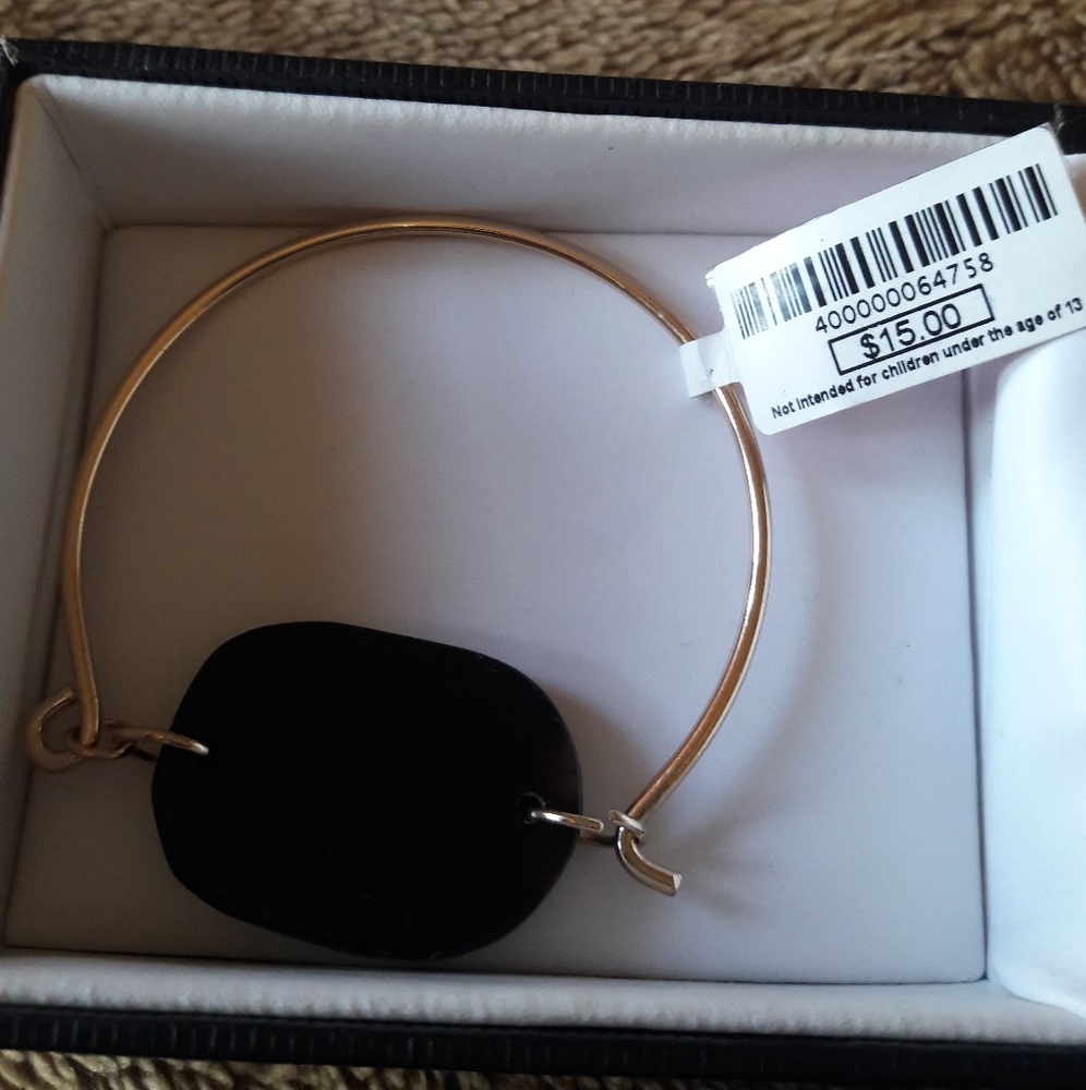 Women's bracelet